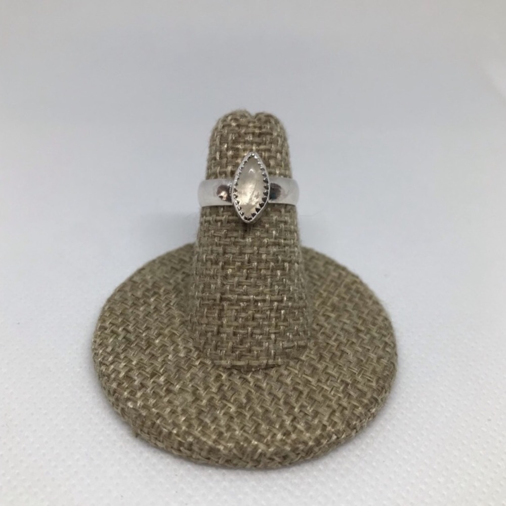 Elegant Silver Marquise Ring 1.5 Ct Moonstone